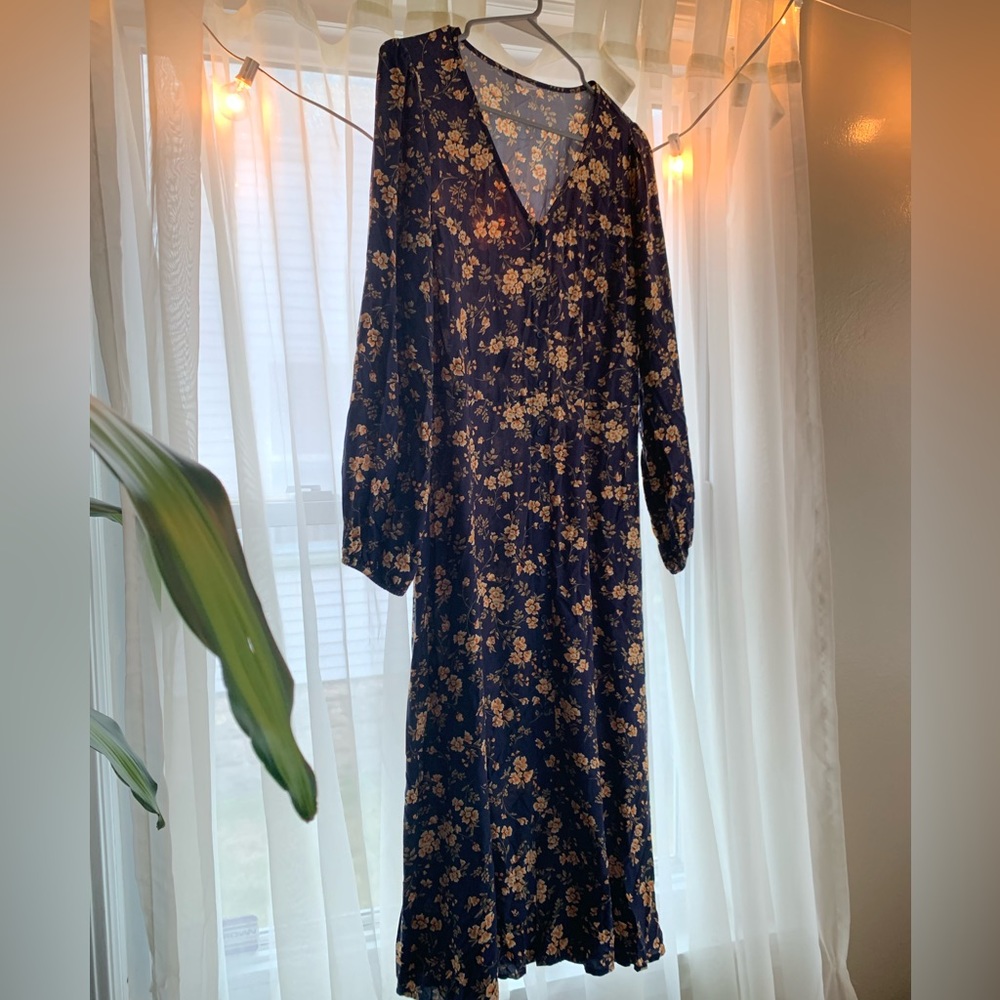 Old Navy Blue Floral Mid-Length Dress with button up and elastic sleeve cuffs